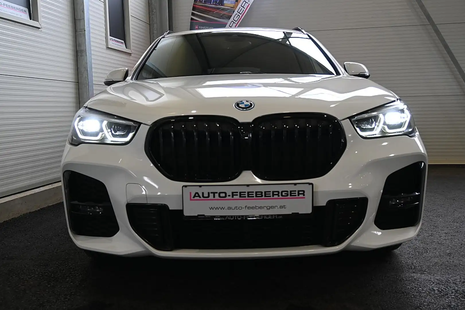 BMW X1 xDrive 25e M-Sport LED,19-Zoll,R-Kamera,Sportsi... Weiß - 2