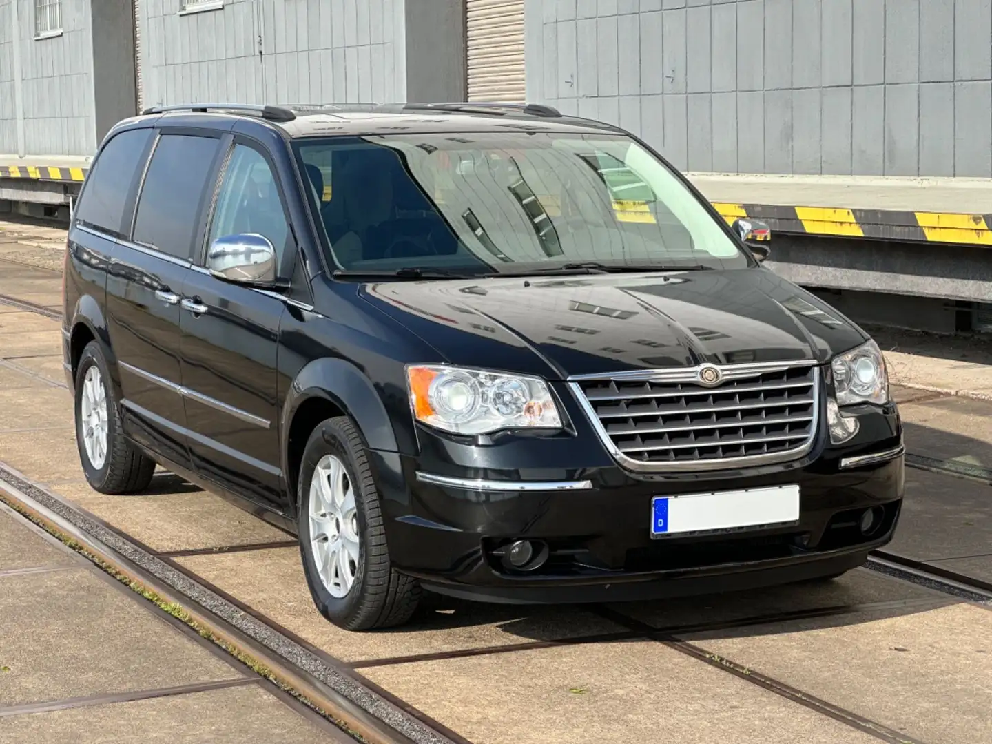 Chrysler Grand Voyager Limited 2.8 CRD Autom. Siyah - 2