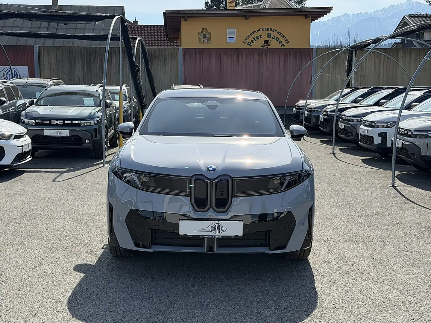 BMW iX3 50 xDrive M-Sport AHK 21" Pano 3D-HeadUp Sitz&L... Grau - 2