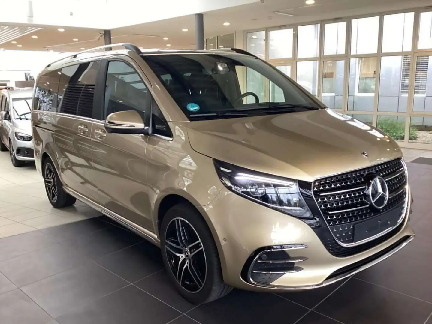 Mercedes-Benz V 300 d L 4M EXCLUSIVE AMG AIRMATIC AHK Standhzg Gold - 2