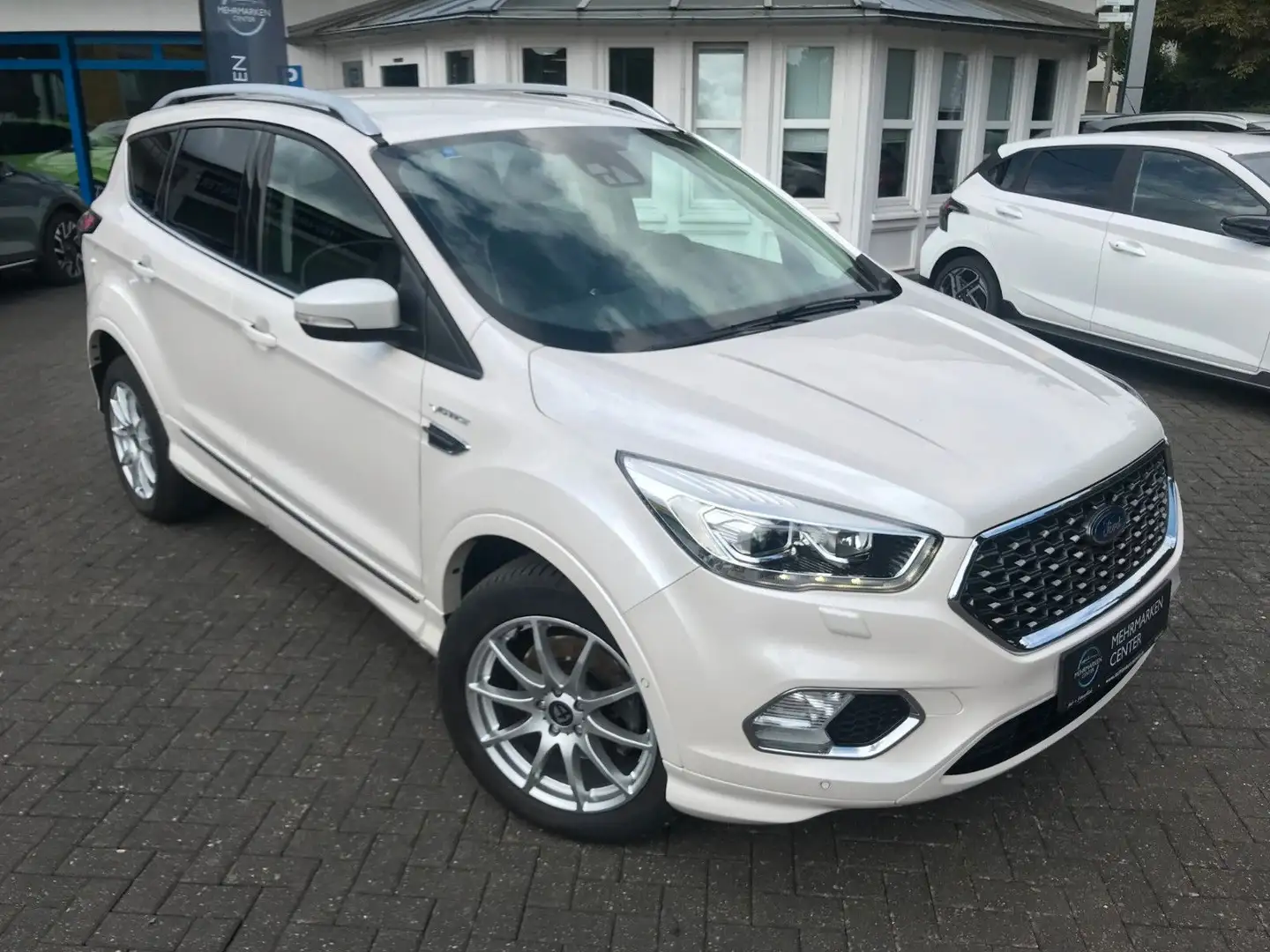 Ford Kuga Vignale, 4x4*BLIS*AWR*Bremsen hi neu*Autom. Weiß - 1