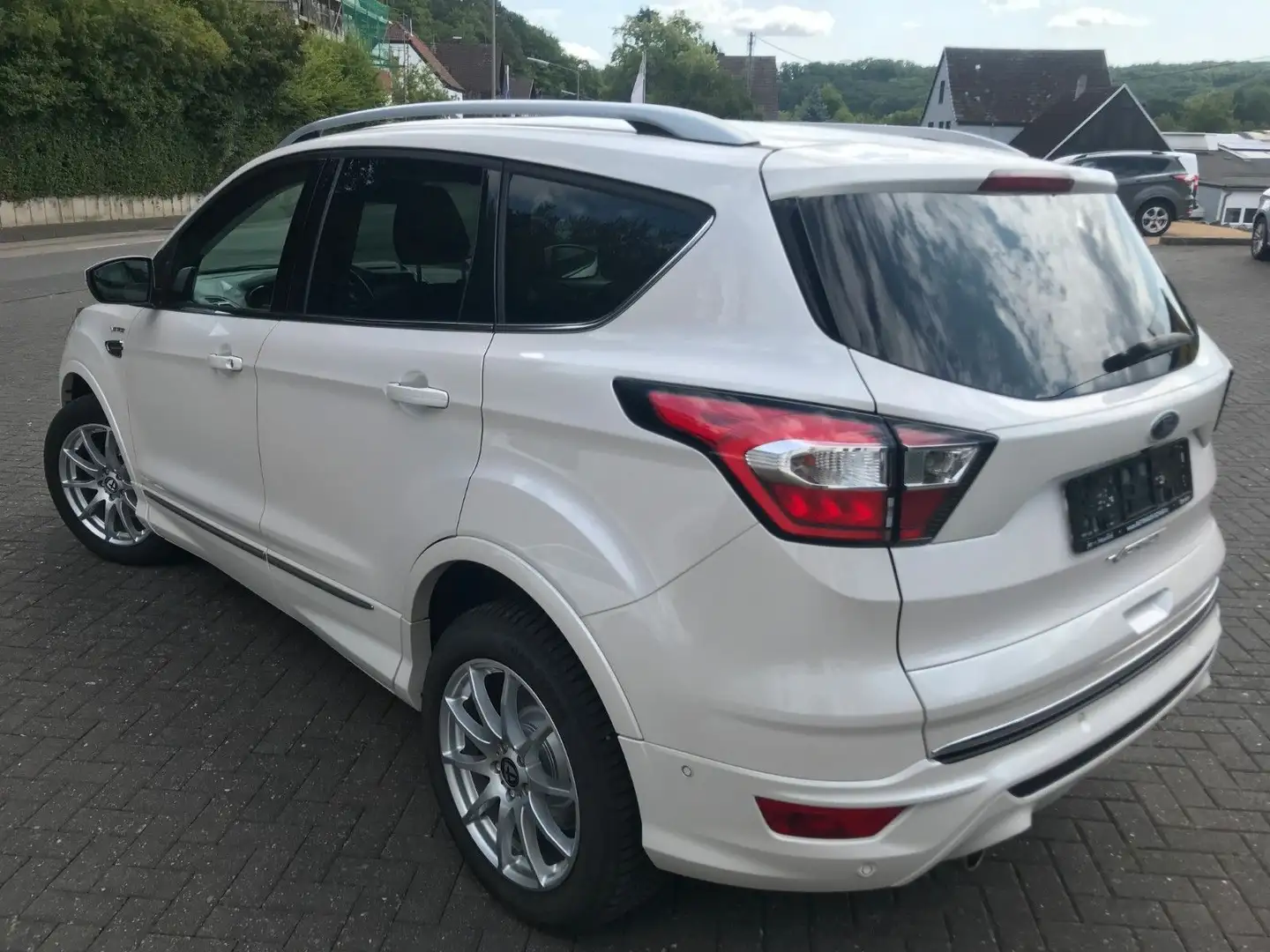 Ford Kuga Vignale, 4x4*BLIS*AWR*Bremsen hi neu*Autom. Weiß - 2