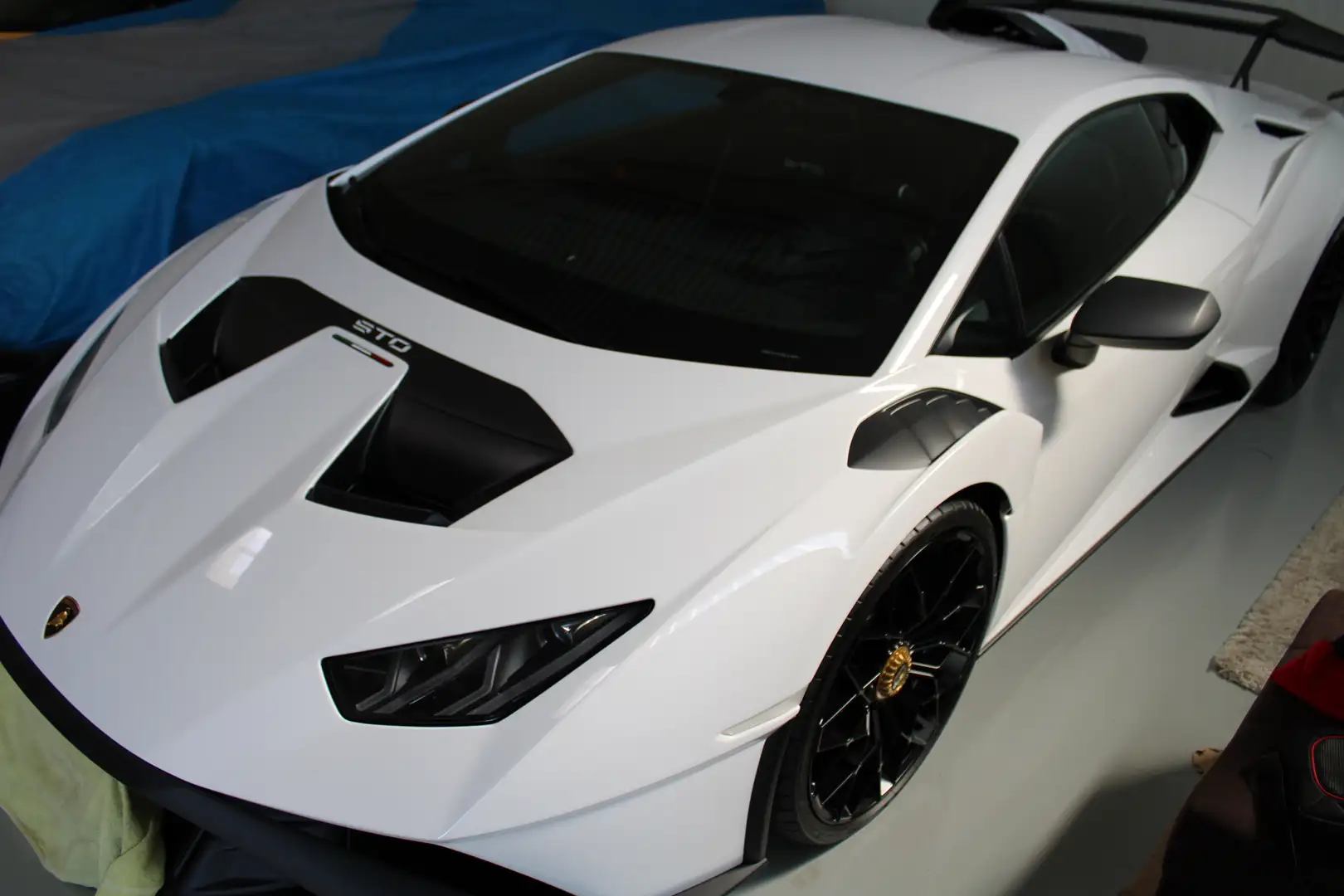 Lamborghini Huracán STO Білий - 2