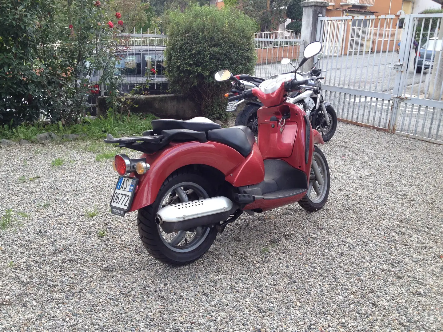 Aprilia Scarabeo 150 Rojo - 2