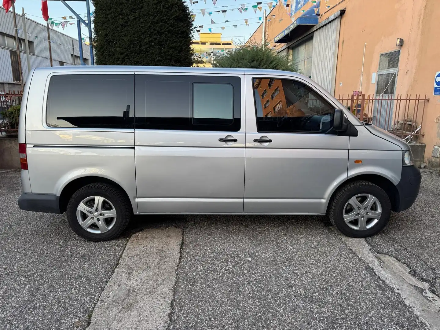 Volkswagen T5 Caravelle Srebrny - 1