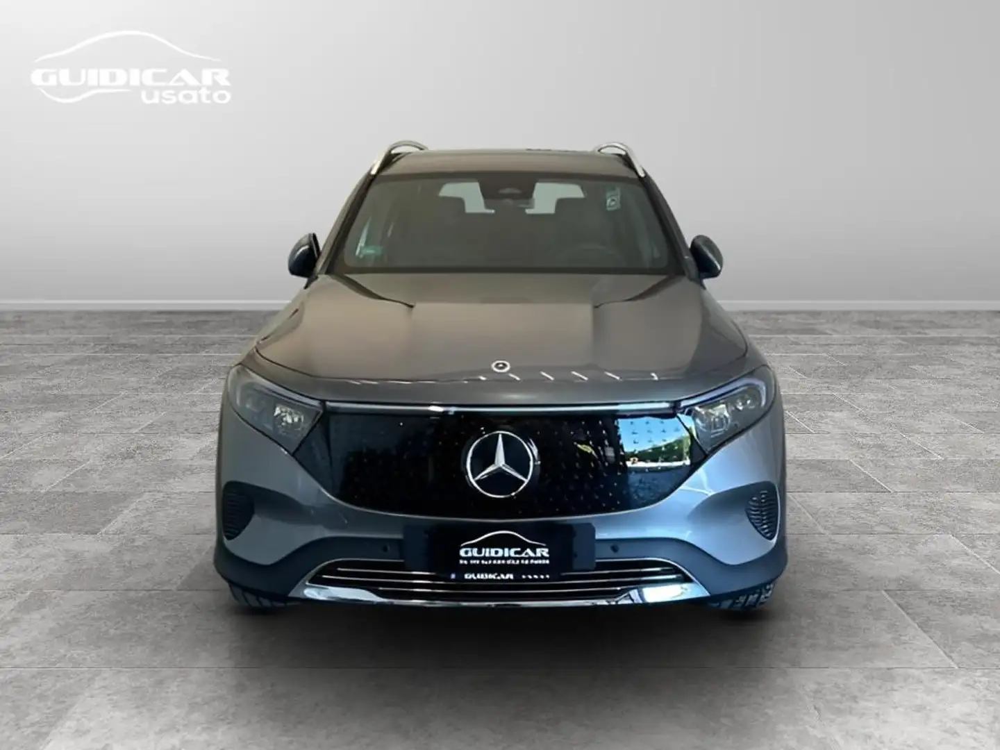 Mercedes-Benz EQB 300 Progressive Advanced 4matic Gris - 2
