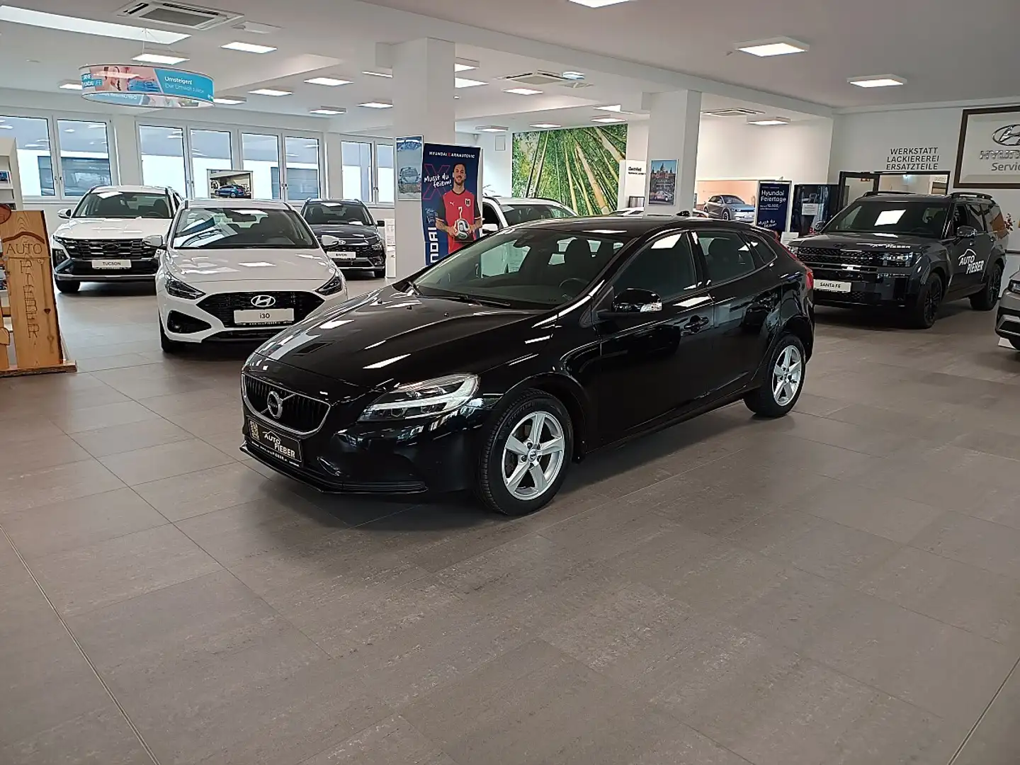 Volvo V40 D2 Kinetic *Navi*LED*RFK* Schwarz - 2