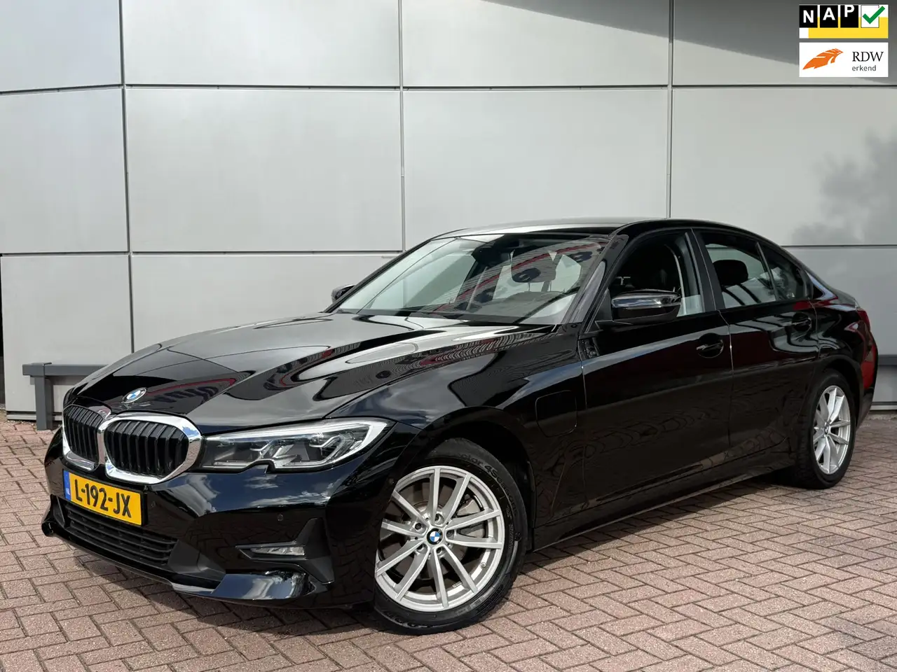 BMW 320 3-serie 320e Business Edition Plus Leer Laser