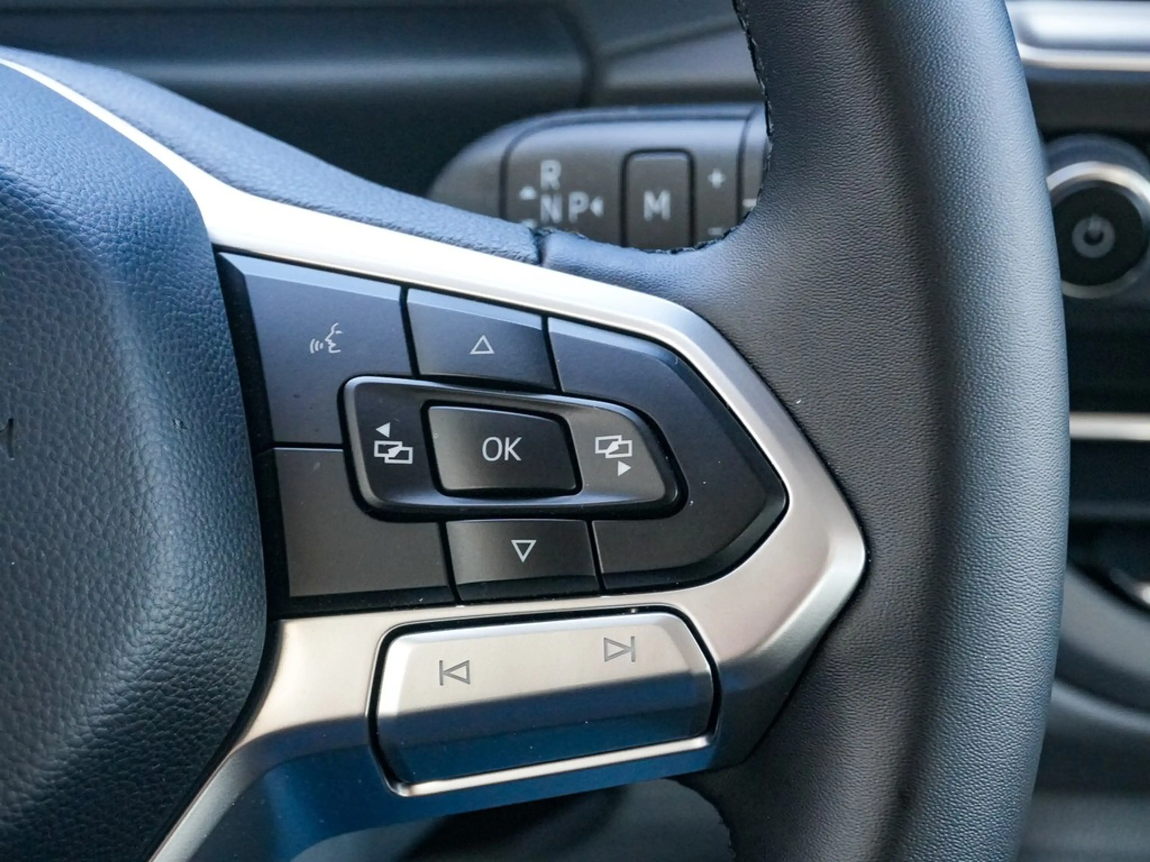 Volkswagen T7 Caravelle 2.0 TDI DSG Life Navi, AHK — photo 15