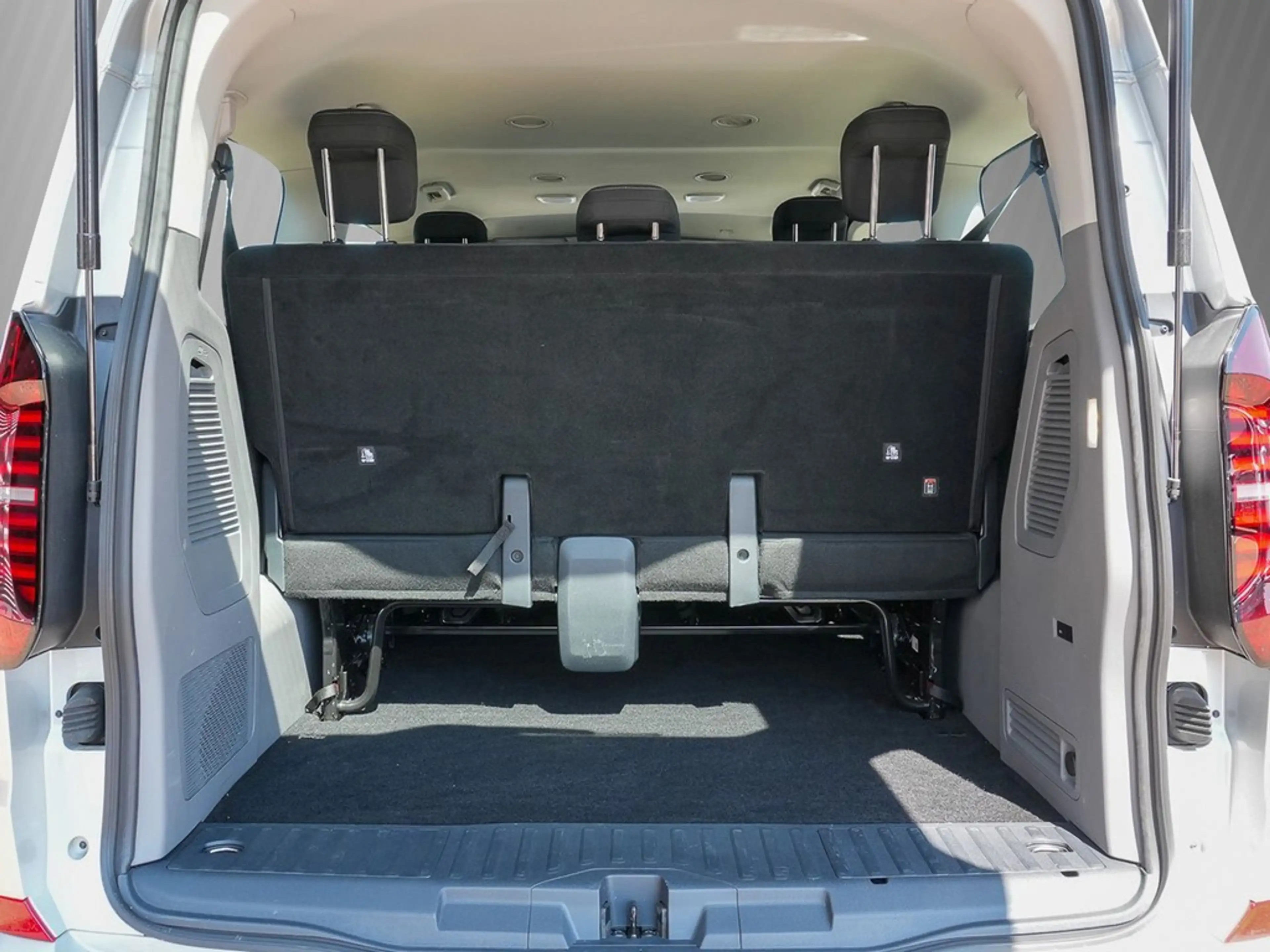 Volkswagen T7 Caravelle 2.0 TDI DSG Life Navi, AHK — photo 5