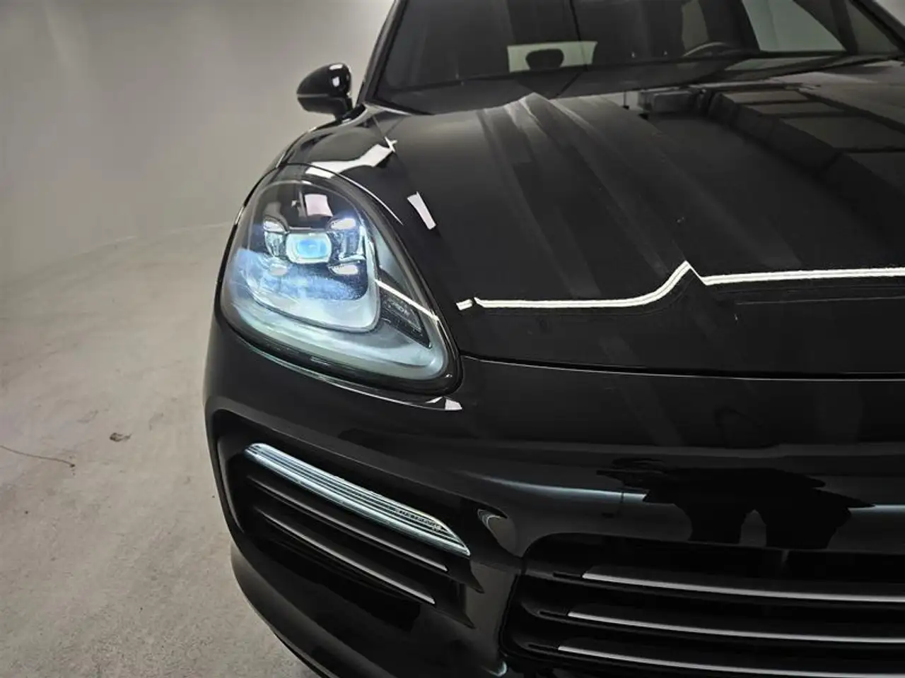 Porsche Cayenne photo Porsche Cayenne