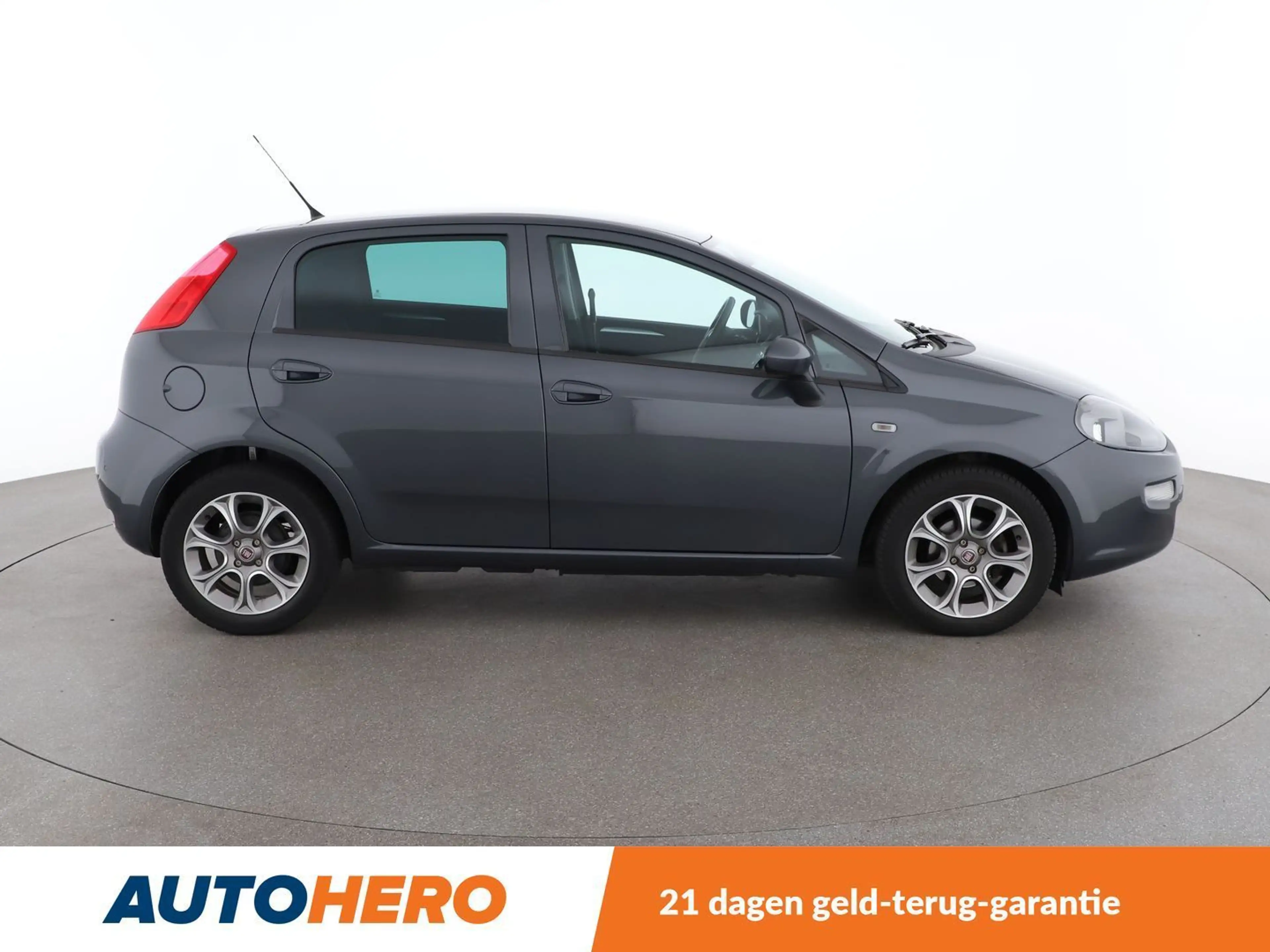 Fiat Punto 0.9 Lounge — photo 7