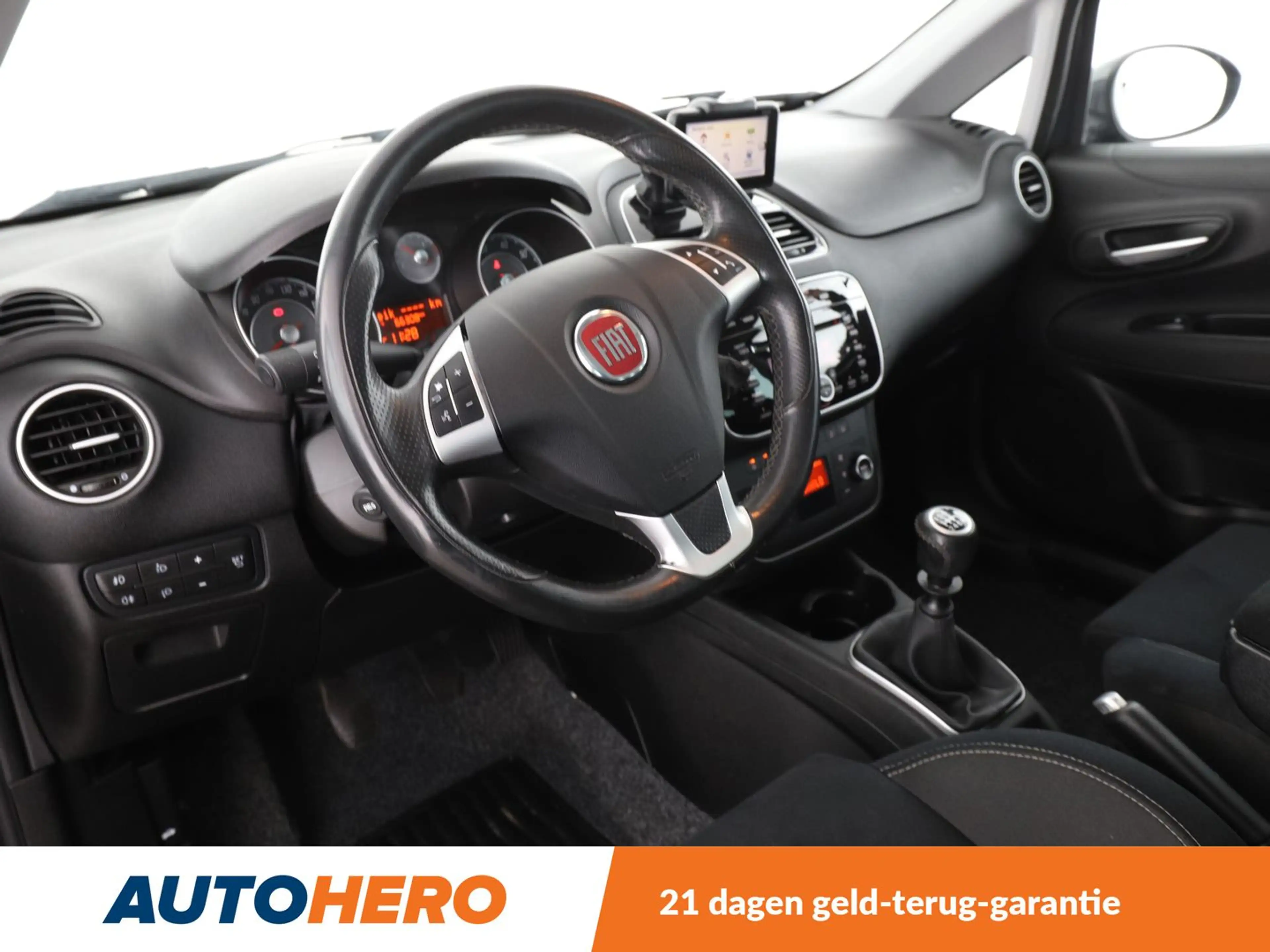 Fiat Punto 0.9 Lounge — photo 11