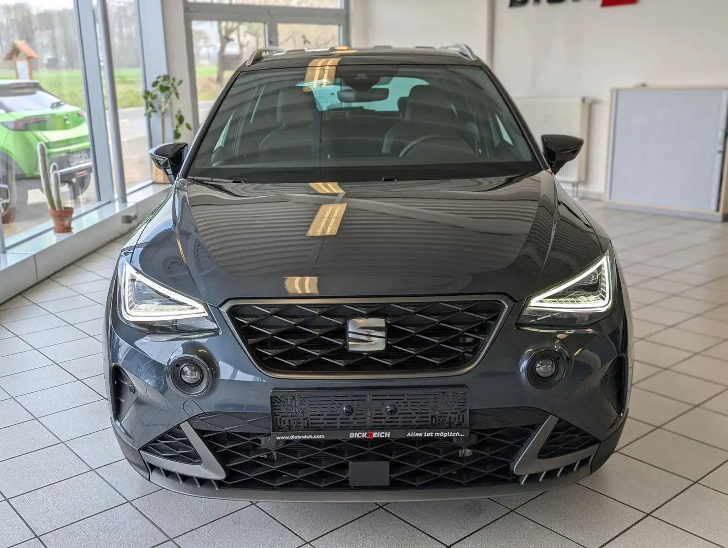 SEAT Arona 1.5 TSI DSG FR LED ACC Cam Dinamica AHK 18 Grijs - 2