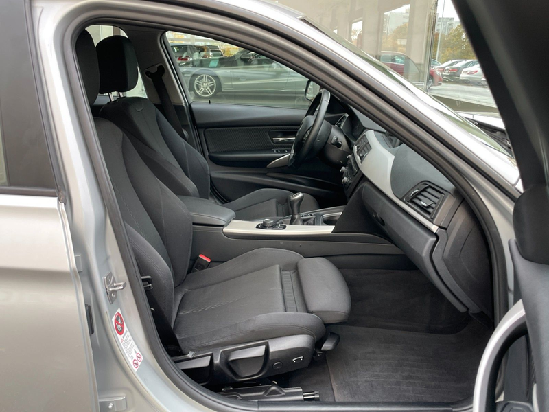 BMW 318 d Touring/Xenon/Sportsitze/SHZ/PDC/1.Hand — photo 11