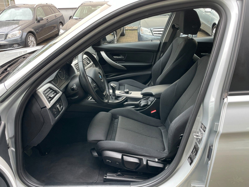 BMW 318 d Touring/Xenon/Sportsitze/SHZ/PDC/1.Hand — photo 7