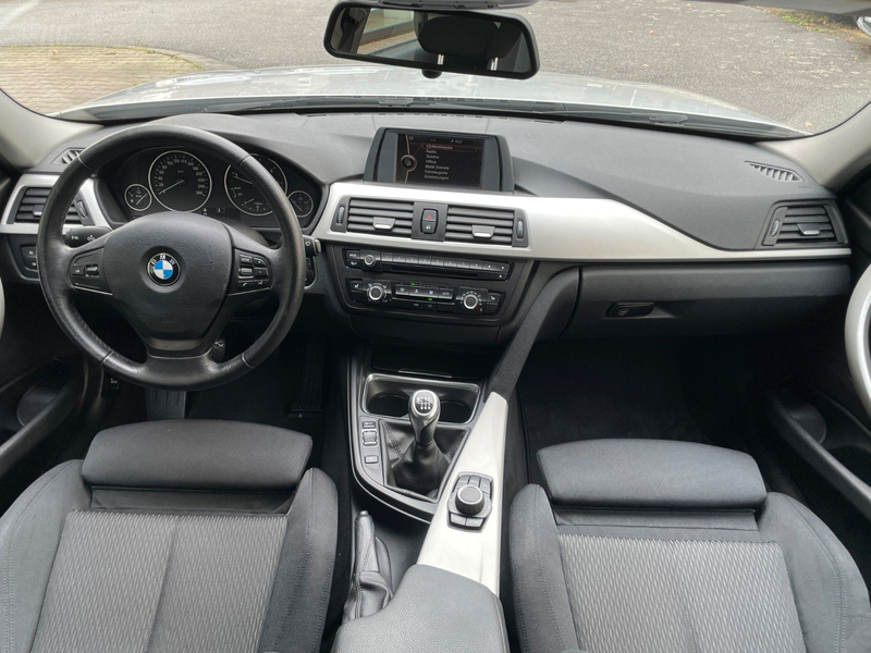BMW 318 d Touring/Xenon/Sportsitze/SHZ/PDC/1.Hand — photo 9