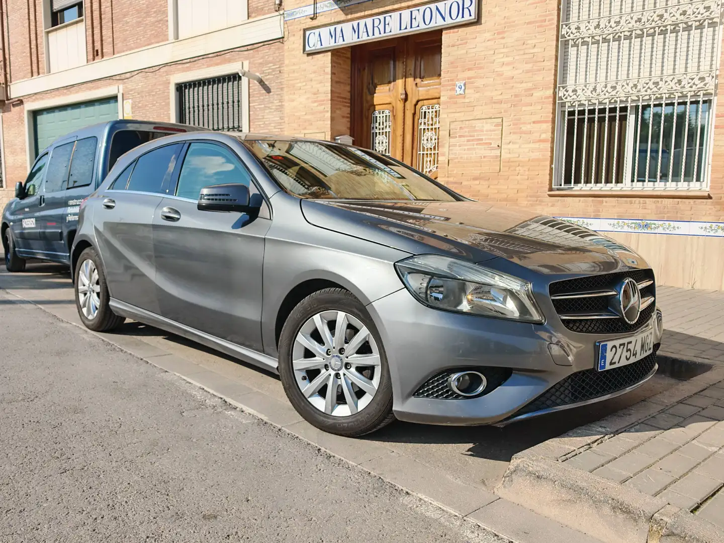 Mercedes-Benz A 180 Urban A 180CDI BE Urban Gris - 1
