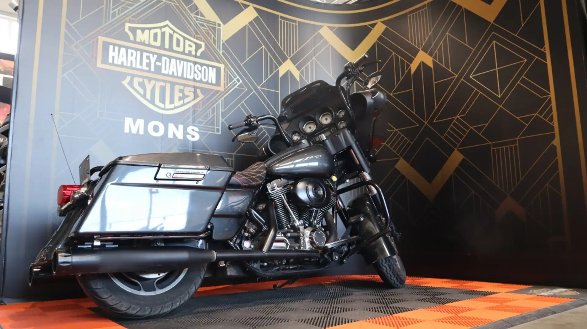 Harley-Davidson Street Glide Chopper Noir - 2