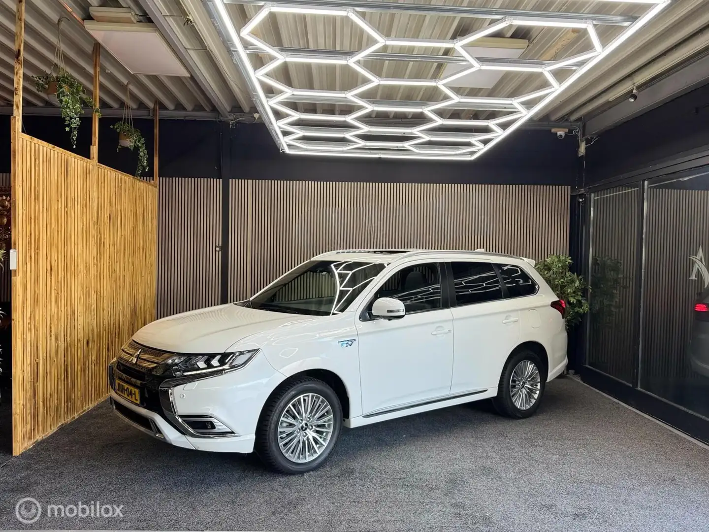 Mitsubishi Outlander 2.4 PHEV S-Edition|Pano|Acc|Camera|Led Blanc - 2