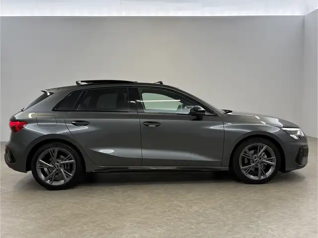 Audi A3 view 9