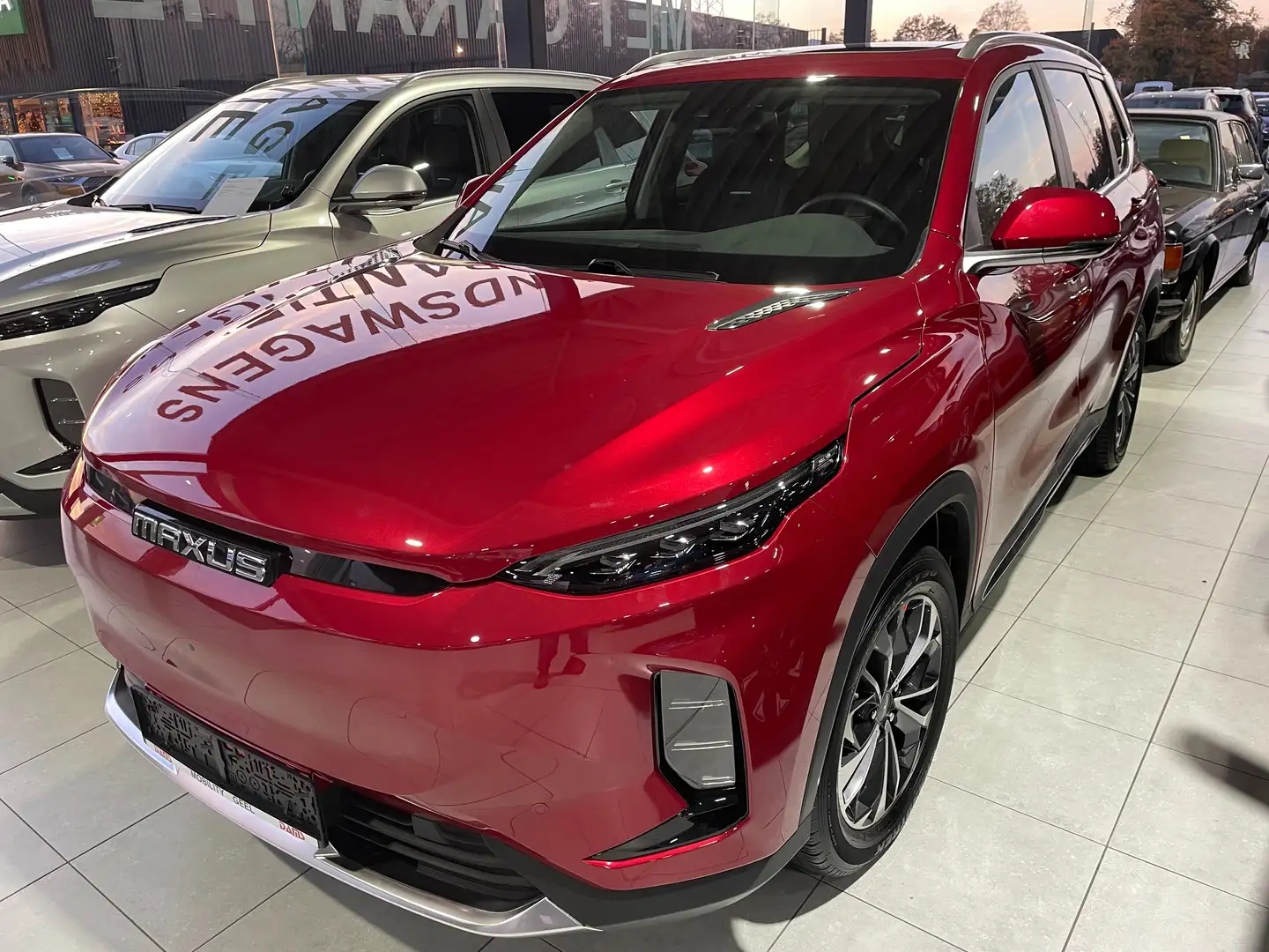 Maxus Euniq 6 Euniq 6 Красный - 1