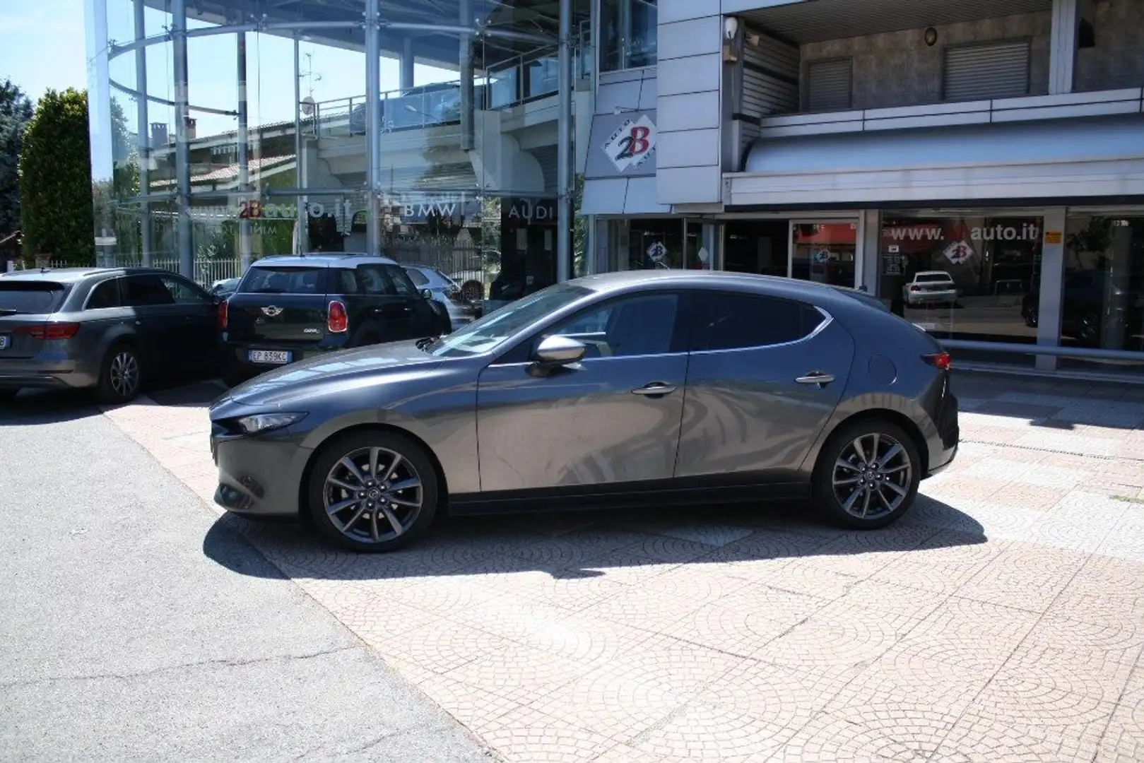 Mazda 3 2.0L Skyactiv-G M-Hybrid Exclusive Grigio - 2
