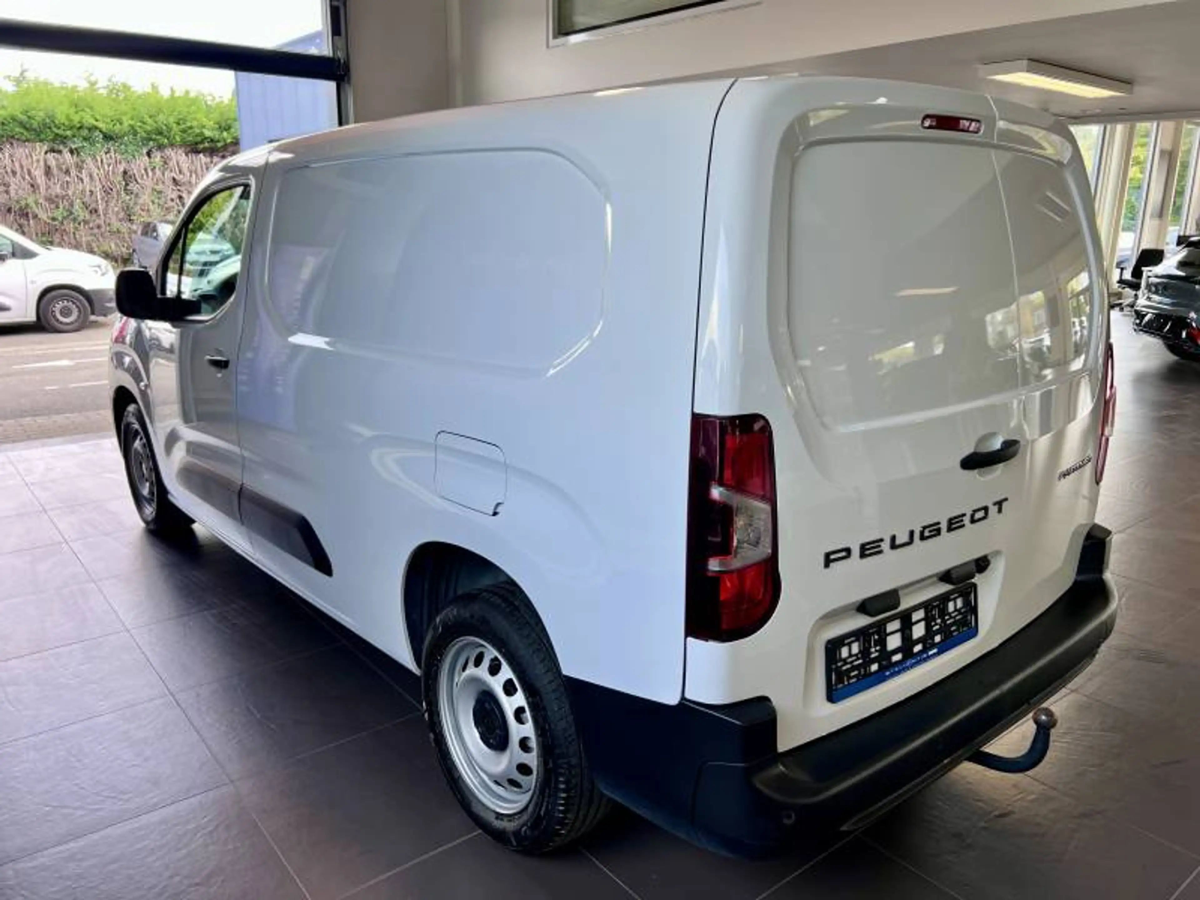 Peugeot Partner 3 1.5 BlueHDi L1 Light 75kW Speciale versi - — photo 5