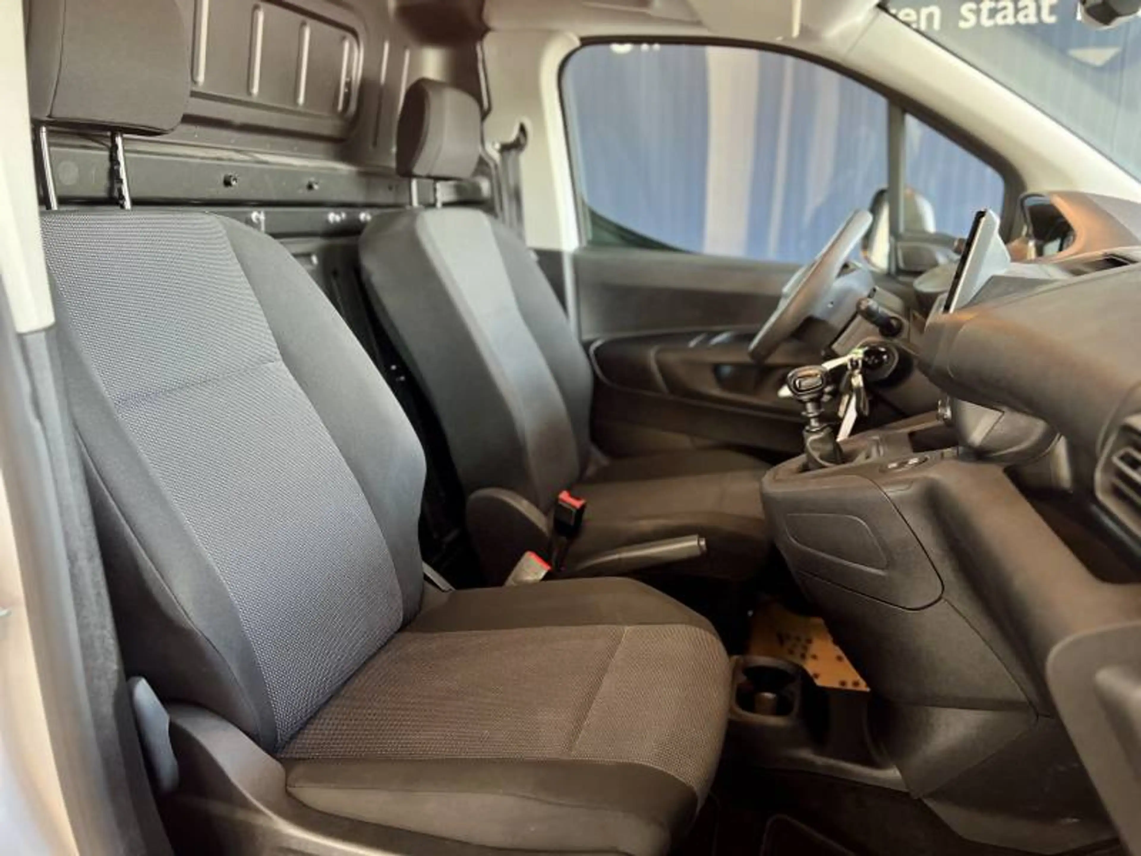 Peugeot Partner 3 1.5 BlueHDi L1 Light 75kW Speciale versi - — photo 6