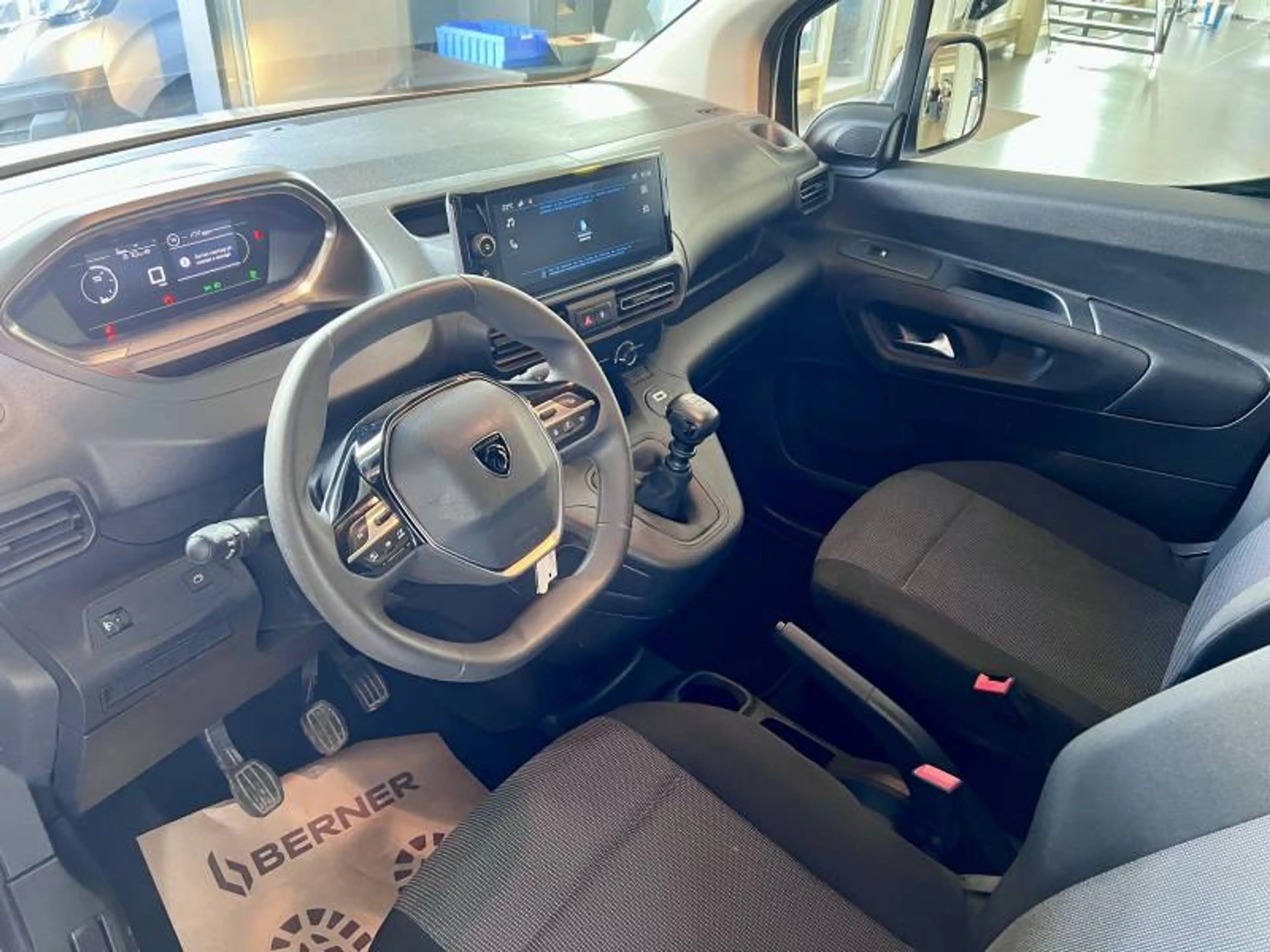 Peugeot Partner 3 1.5 BlueHDi L1 Light 75kW Speciale versi - — photo 7