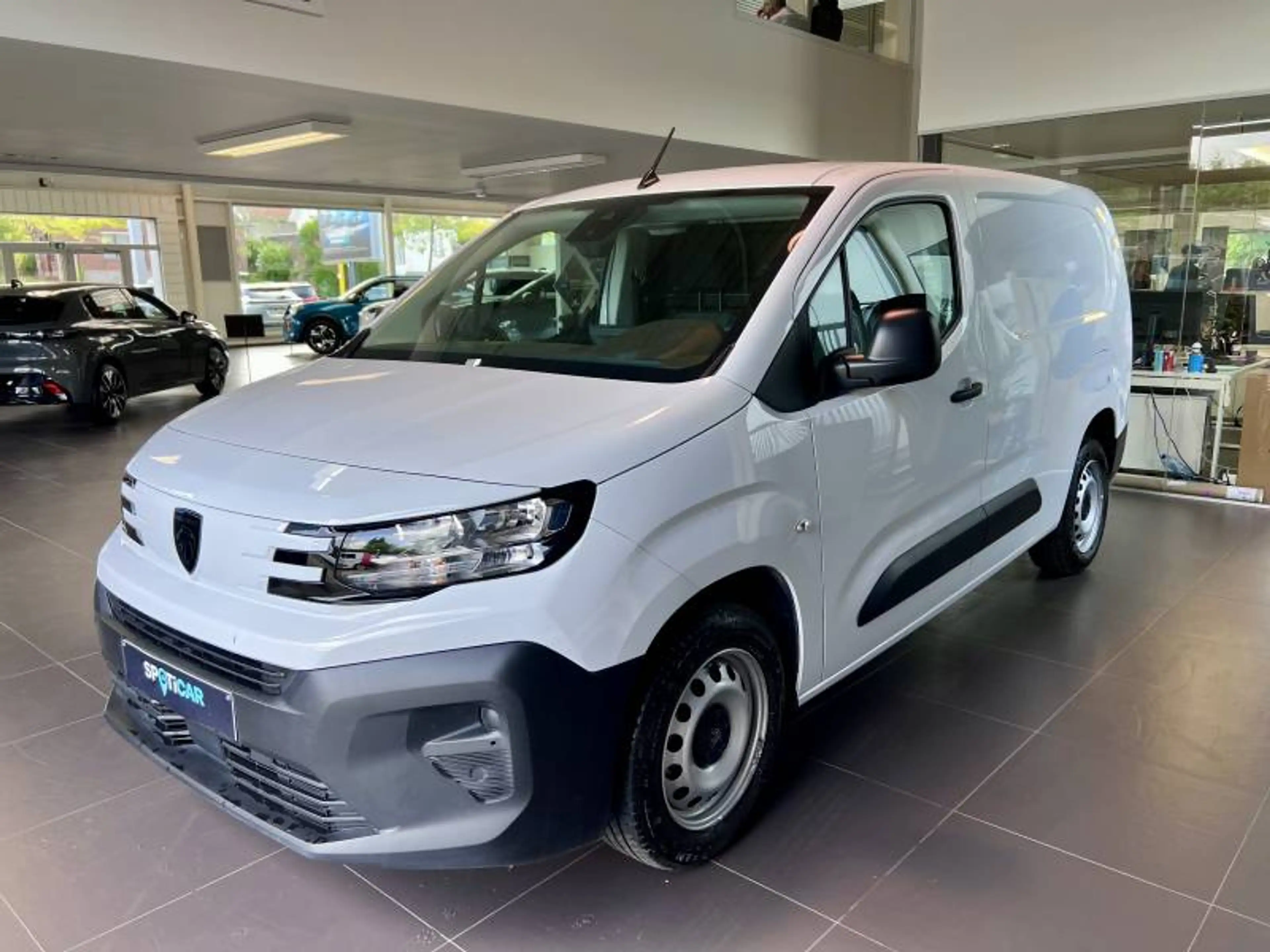 Peugeot Partner 3 1.5 BlueHDi L1 Light 75kW Speciale versi -