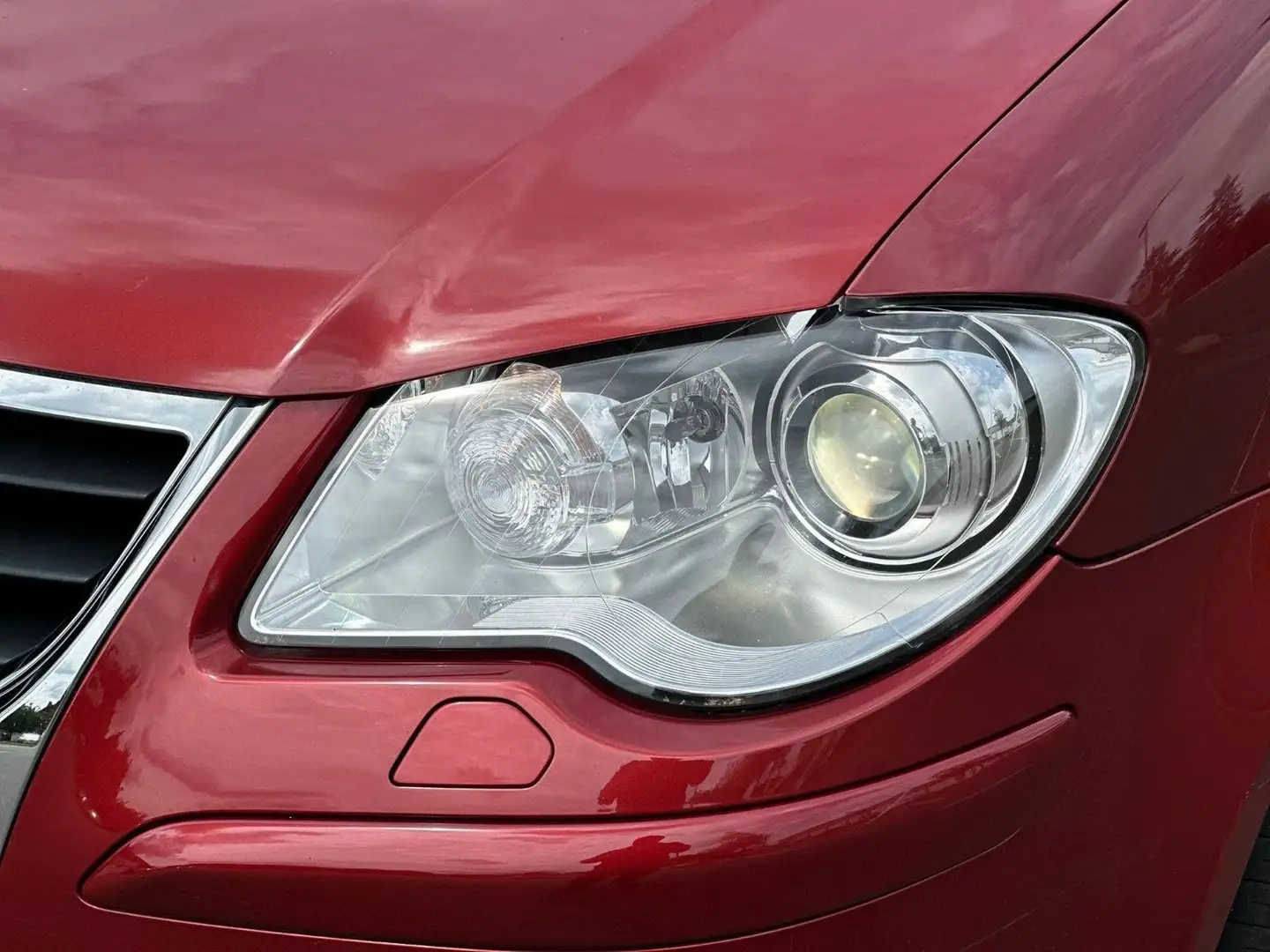 Volkswagen Touran 1.9 TDI/Scheckheft/Xenon/AHK/8 Fach Rot - 2