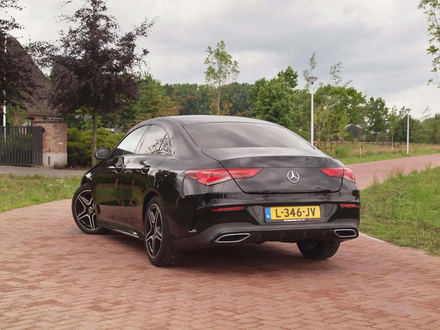 Mercedes-Benz CLA 180 Premium Plus | Amg-Pakket | Camera | Apple Carplay Negro - 2