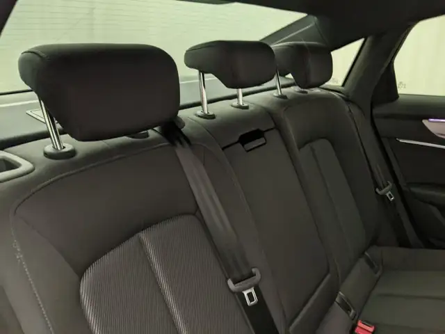 Audi A6 view 8
