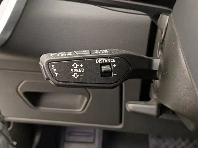 Audi A6 view 11
