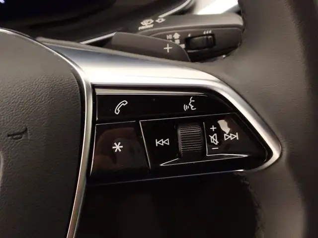 Audi A6 view 13