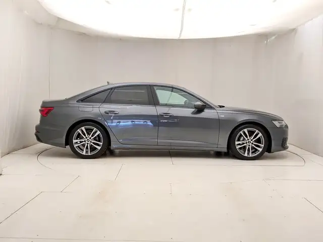 Audi A6 view 3