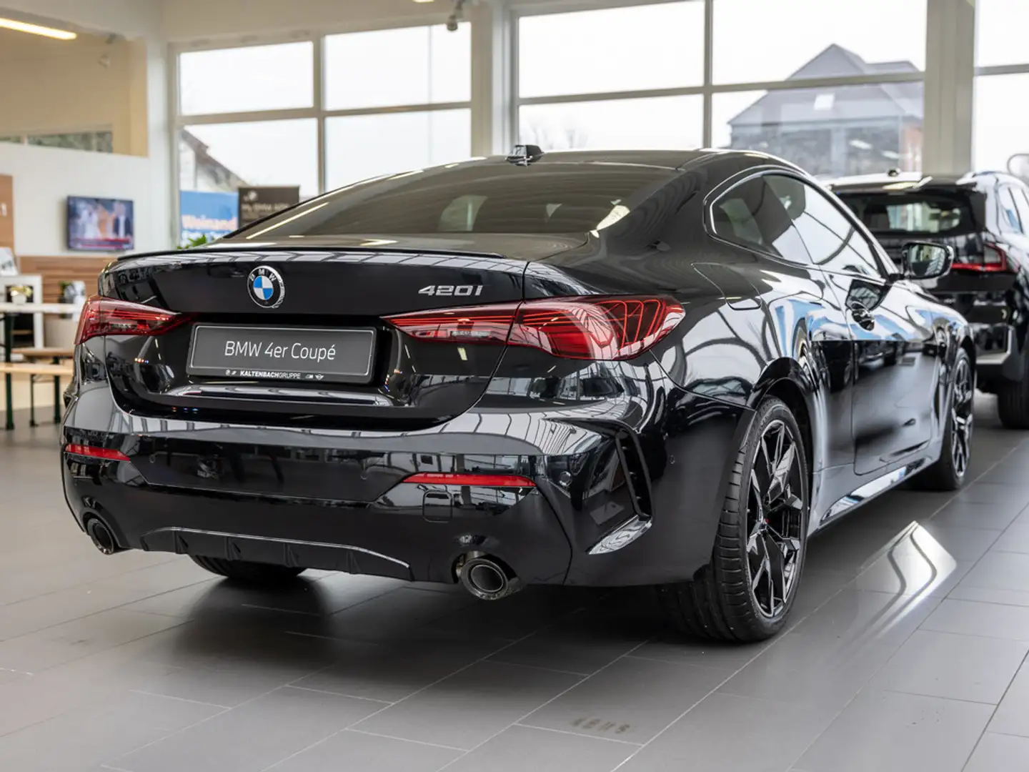 BMW 420 i Coupe M-Sport Pro 360° HUD LED ACC NAVI Schwarz - 2