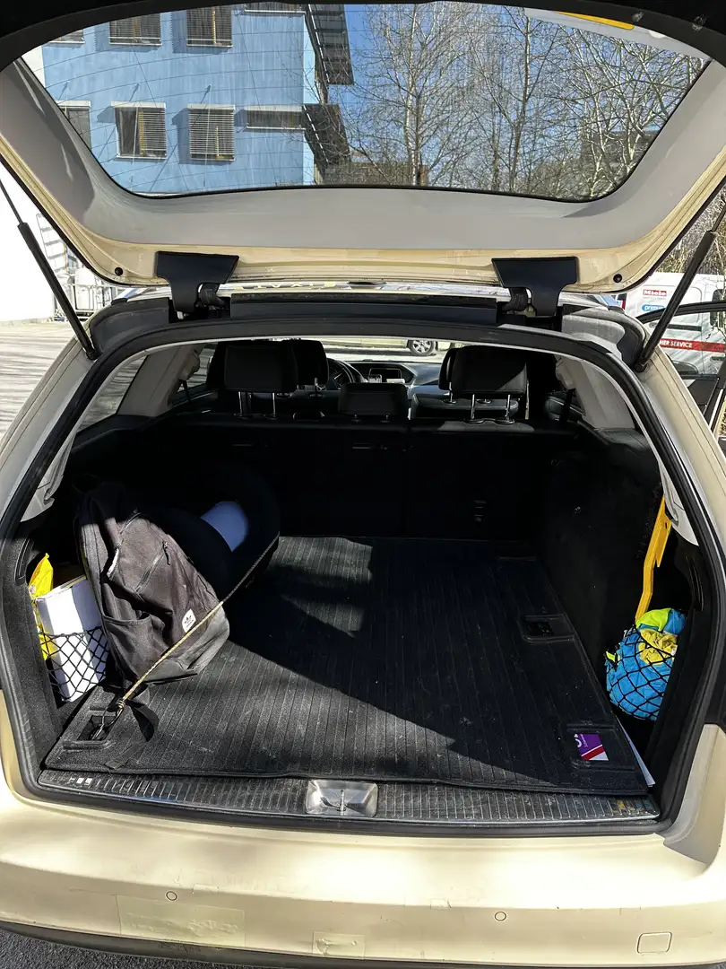 Mercedes-Benz E 200 - 2