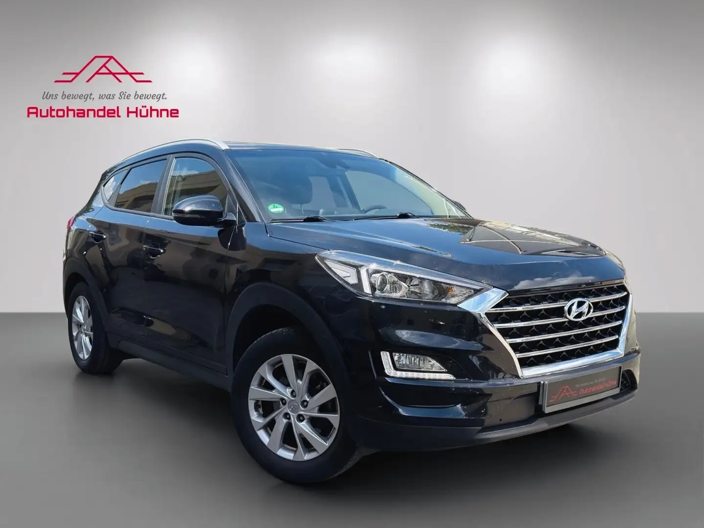 Hyundai TUCSON 1.6/Navi/AHK/8 Fach Bereift Schwarz - 2