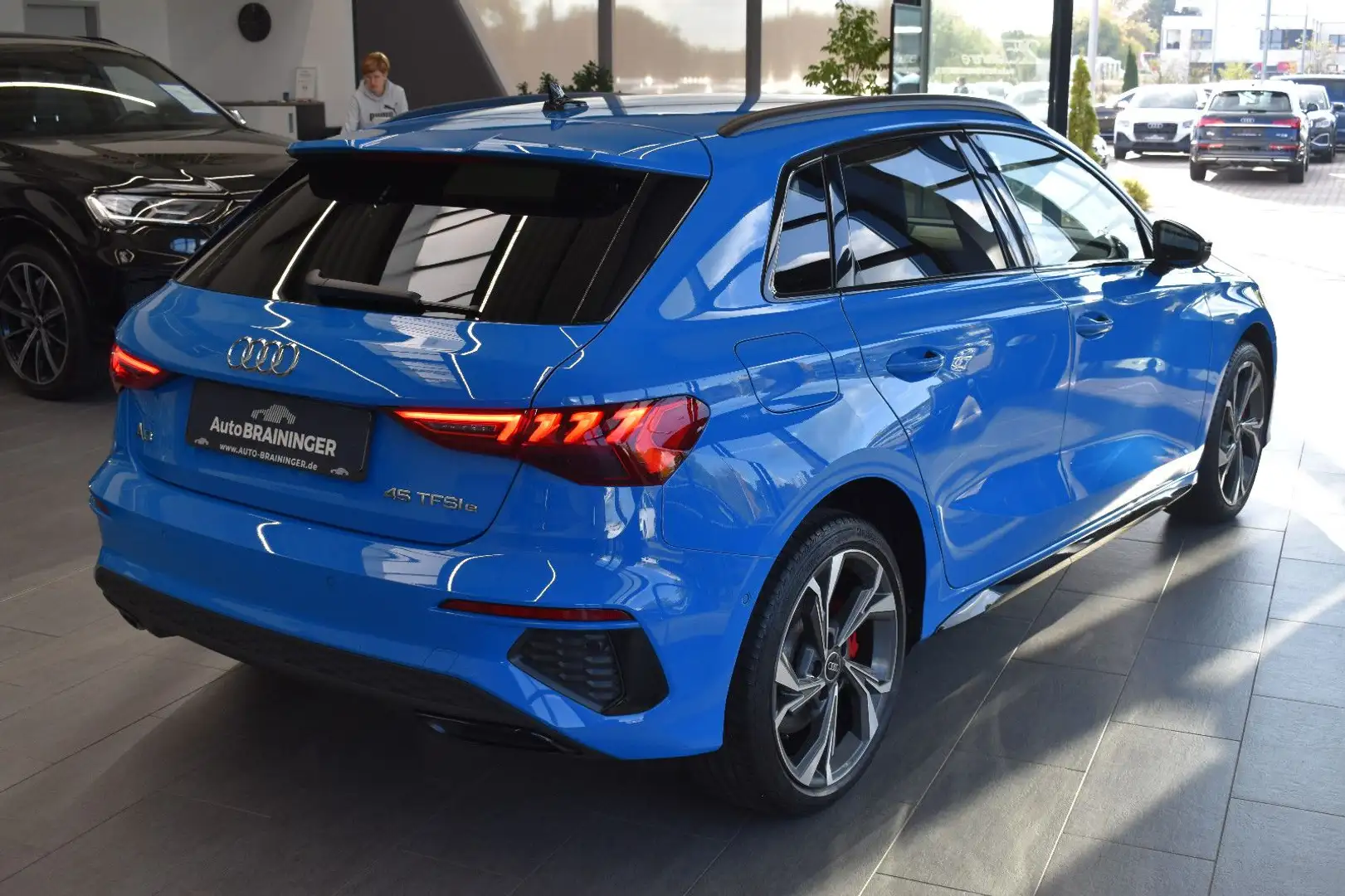 Audi A3 Sportb. 45TFSIe S-tronic S Line LED~ViCo~ACC Blau - 2