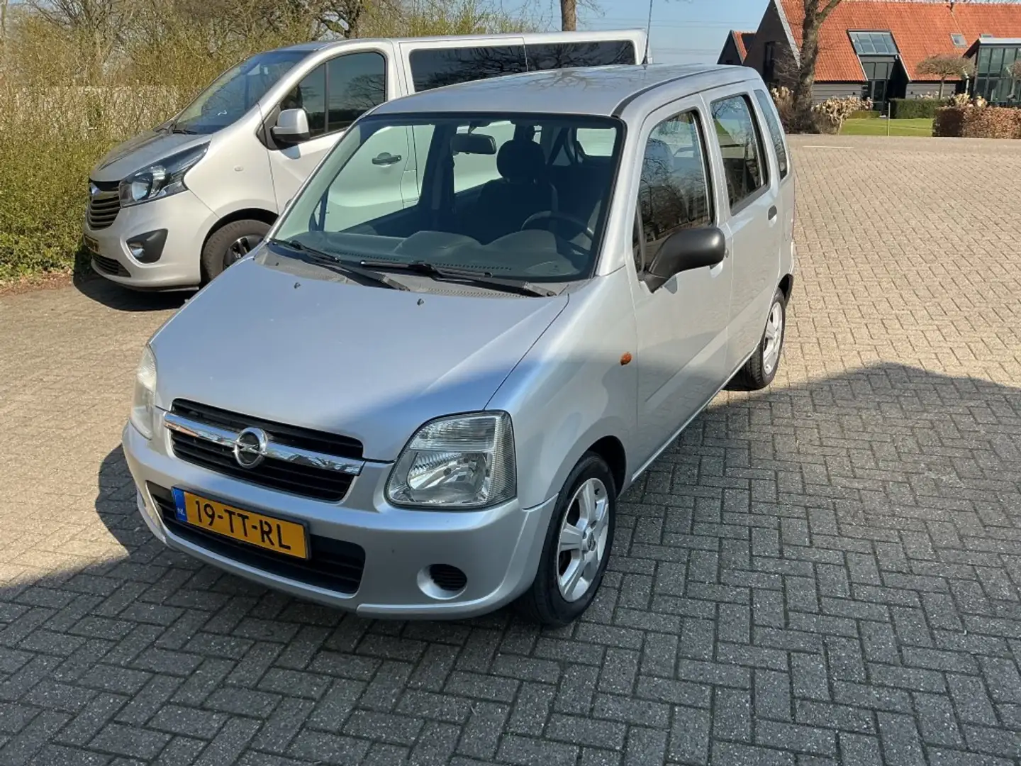Opel Agila 1.2-16V ESSENTIA Grau - 1