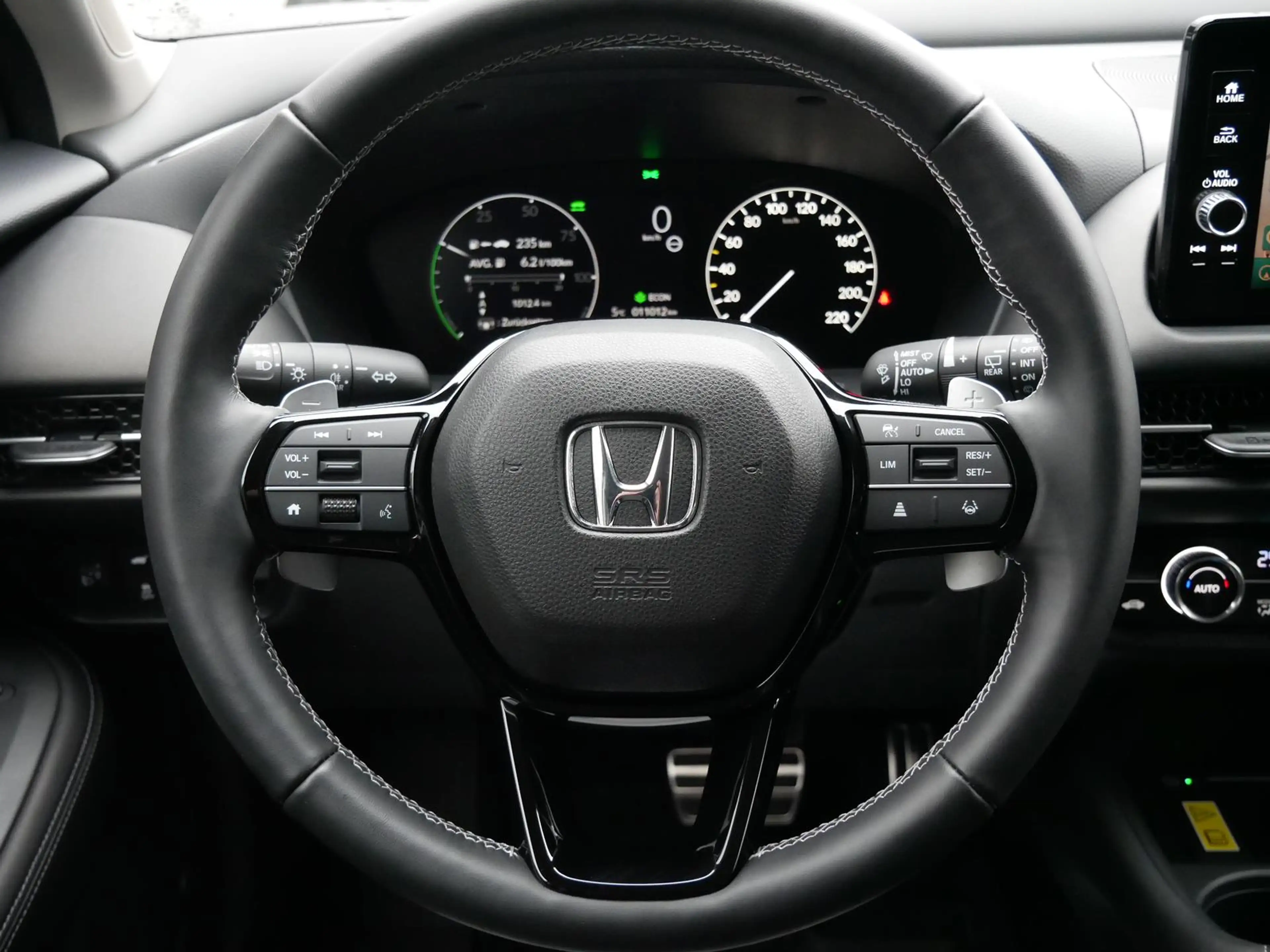 Honda ZR-V 2.0 i-MMD HYBRID SPORT NAVI+LED+ACC+SHZ — photo 14