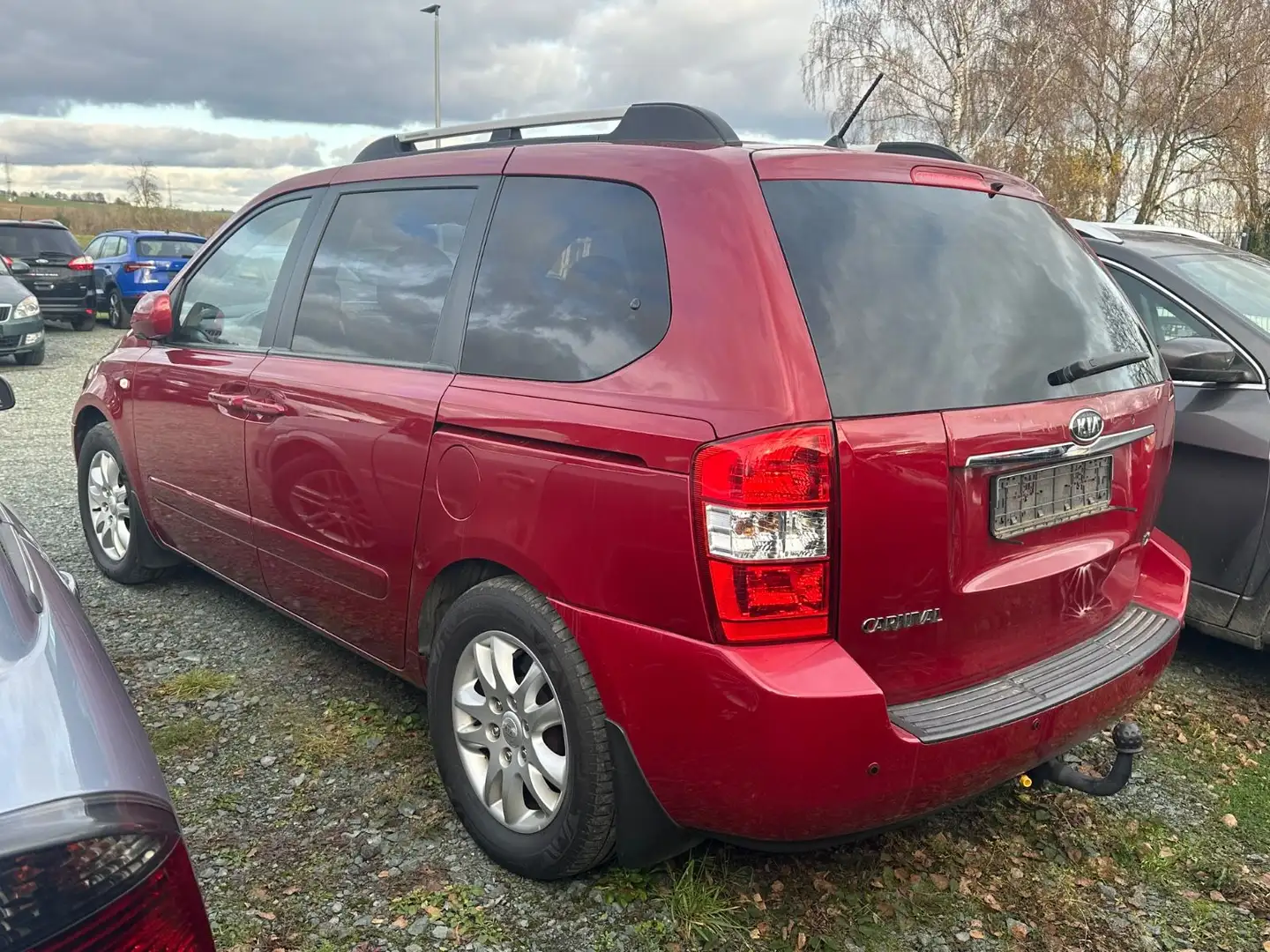 Kia Carnival 2.9 CRDi VGT EX Automatik 7-Sitzer Rouge - 2