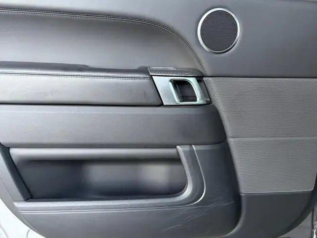 Land Rover Range Rover Sport view 10