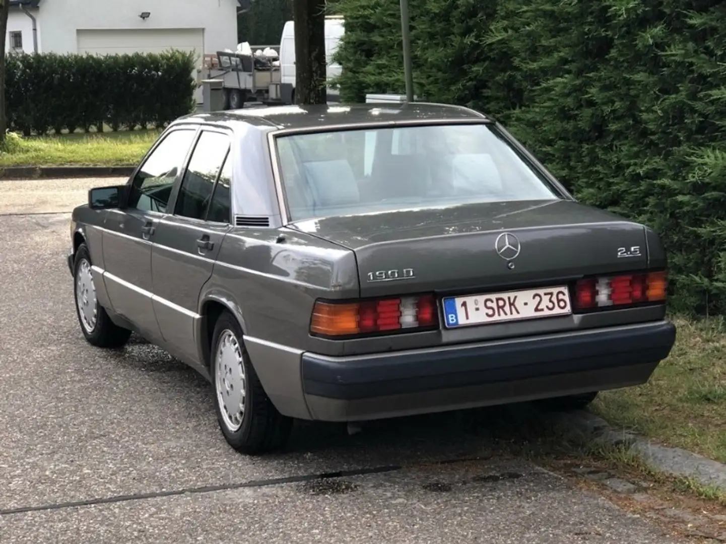 Mercedes-Benz 190 D 2.5 Gris - 2