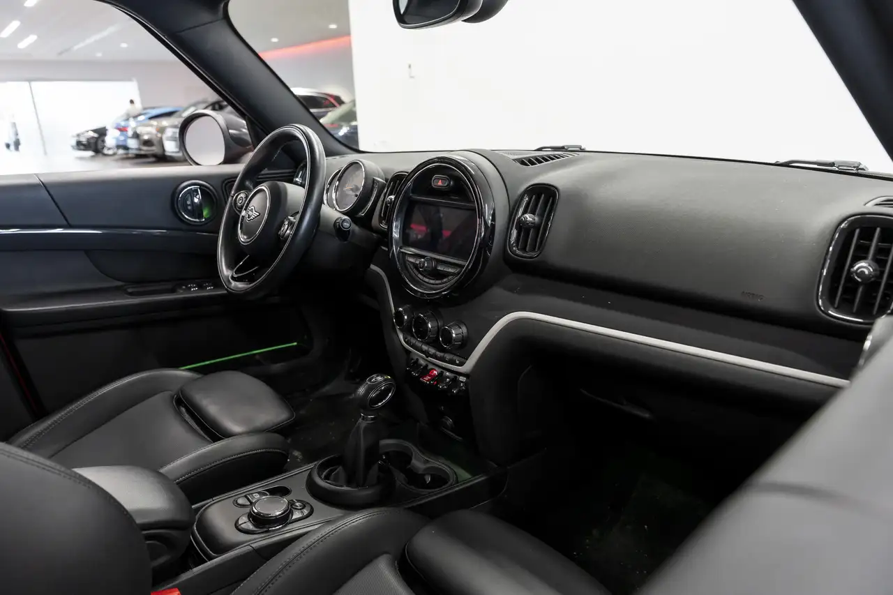 MINI Cooper S Countryman снимка MINI Cooper S Countryman
