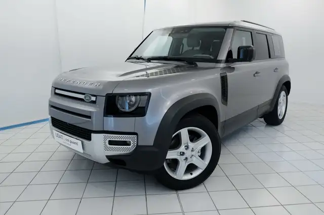 Land Rover Defender 3.0D I6 200 110 SE AWD auto.