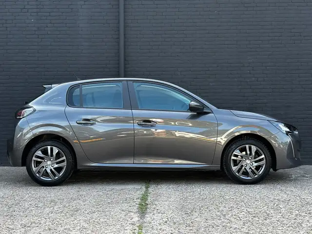 Peugeot 208 view 8