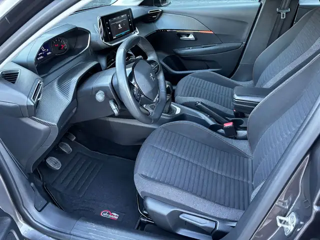 Peugeot 208 view 13